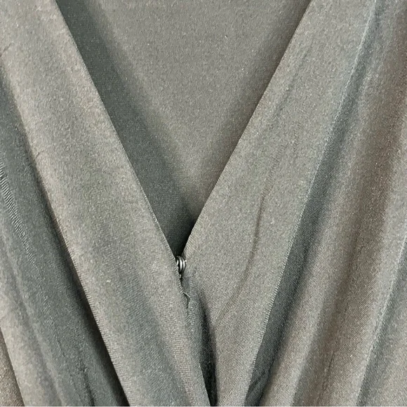 ELOQUII | Knotted Front Pleated Skirt Dress - Picture 9 of 12